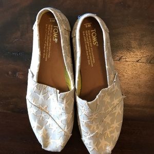 Toms shoes